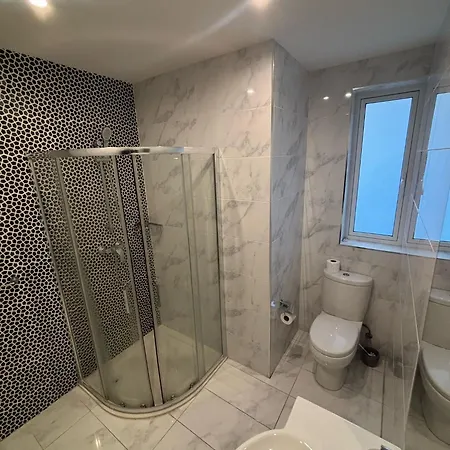 Luxury Private Pool Garden דירה *