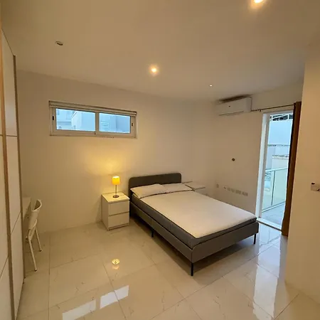 Luxury Private Pool Garden Apartament *