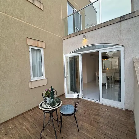 Apartment Luxury Private Pool Garden *